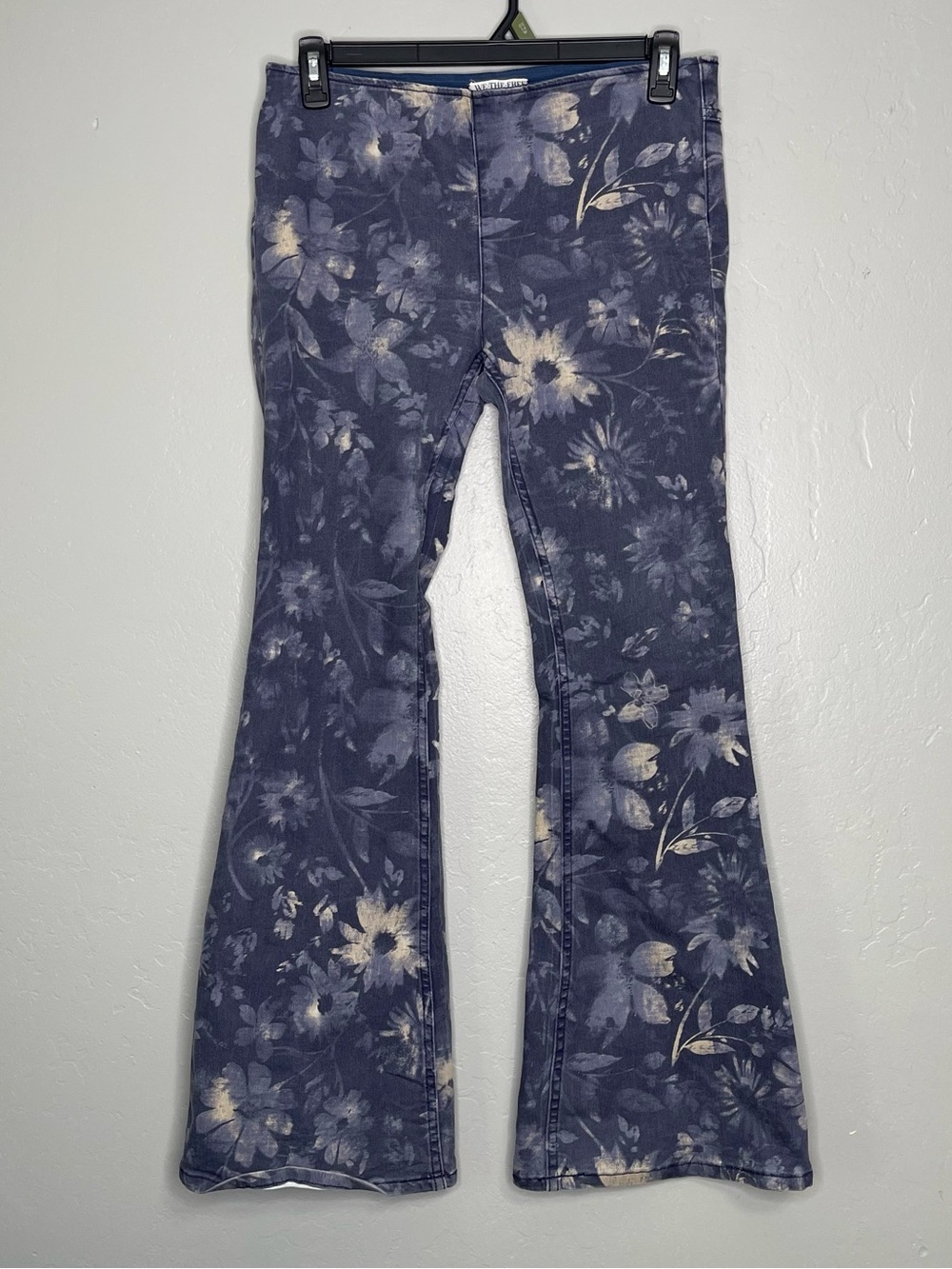We The Free Womens  Blue Floral Flare Bell Bottom Pull Up Stretch Pants Sz 30